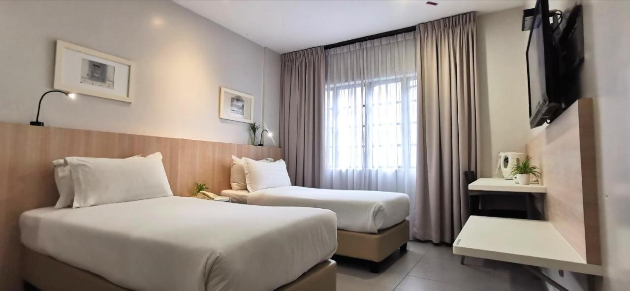 Country Inn Kulai Exterior foto