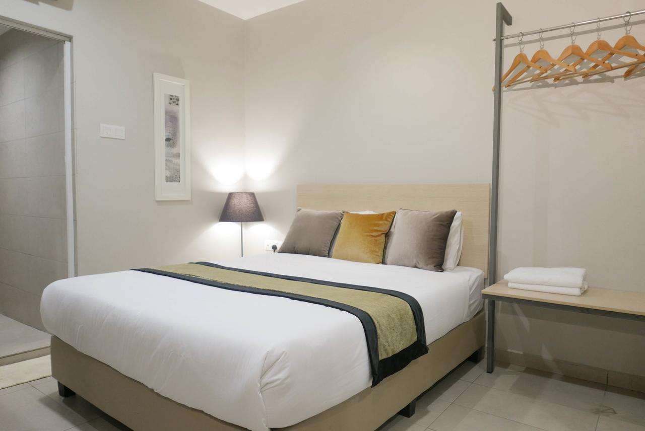 Country Inn Kulai Exterior foto